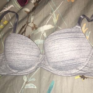 32A gray VS Pink bra